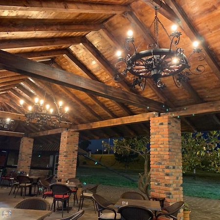 Motel Stari Hrast Markovac Экстерьер фото