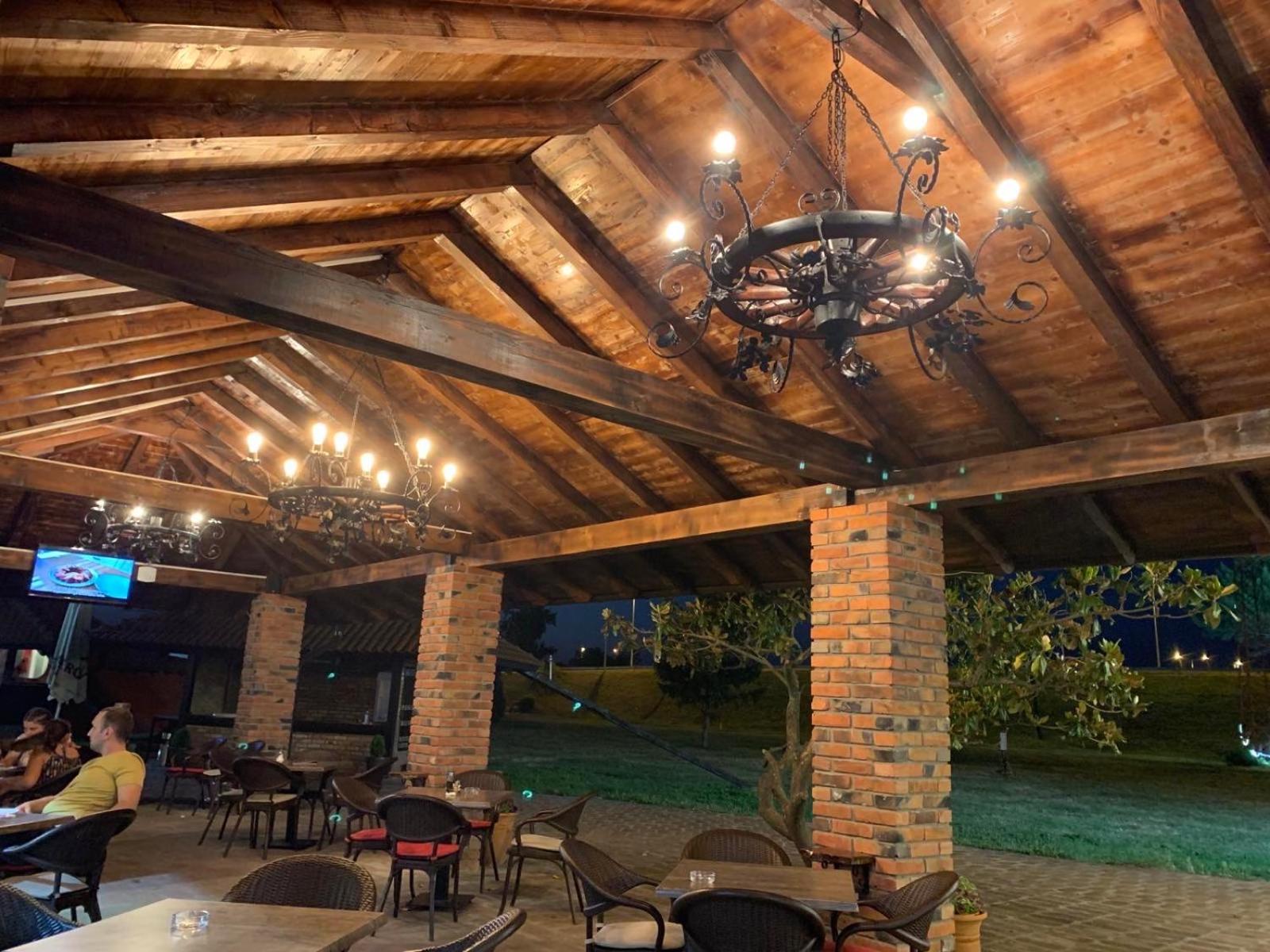 Motel Stari Hrast Markovac Экстерьер фото