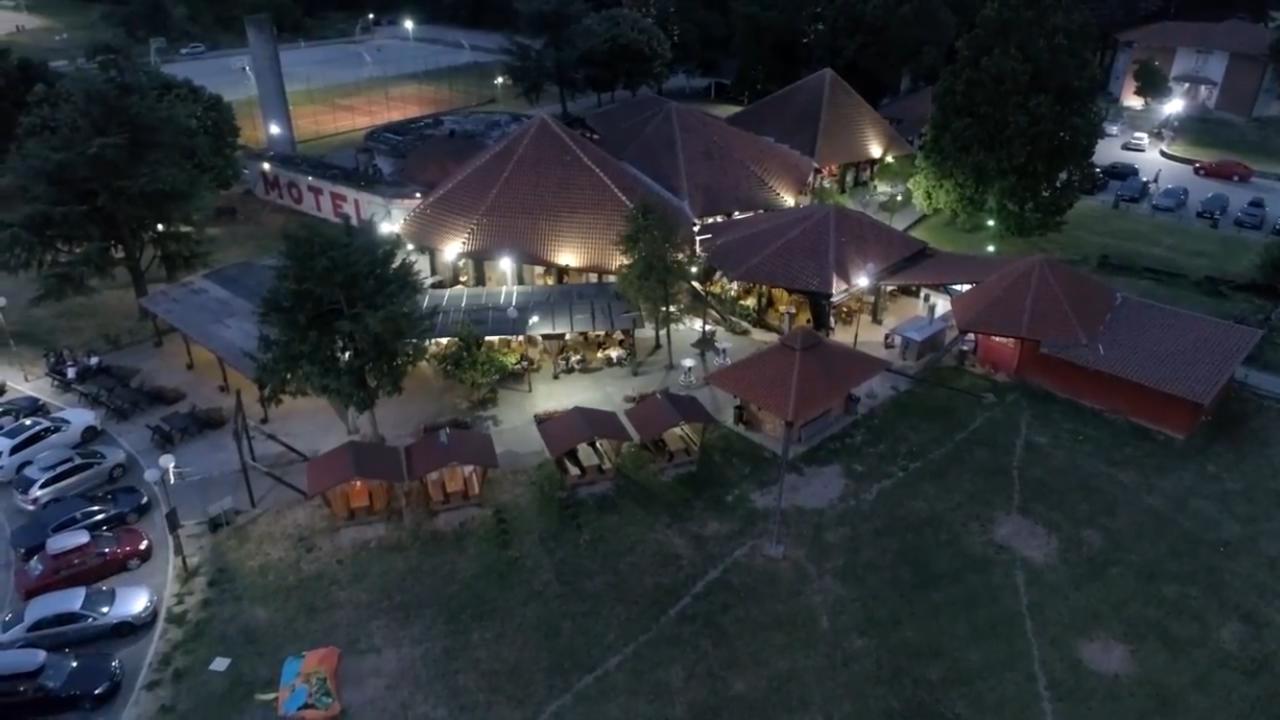 Motel Stari Hrast Markovac Экстерьер фото